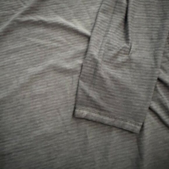 Tommy Bahama Long-Sleeve Crewneck Tee – Charcoal Gray – Size XLT - Picture 6 of 12